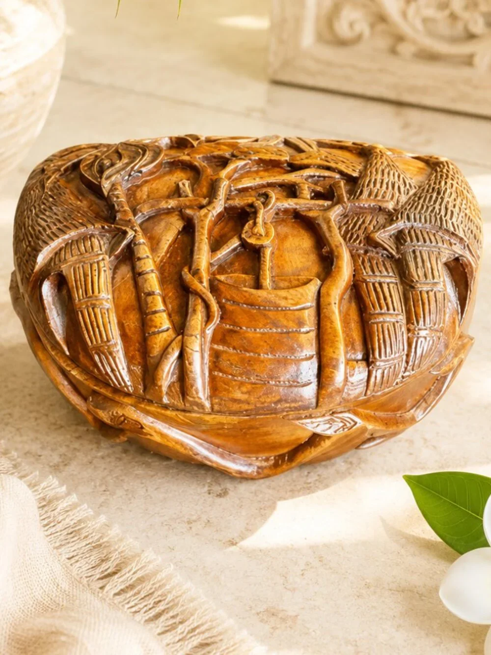Vintage Hand Carved Folk Art Indonesian Balinese Wooden Snuff Box